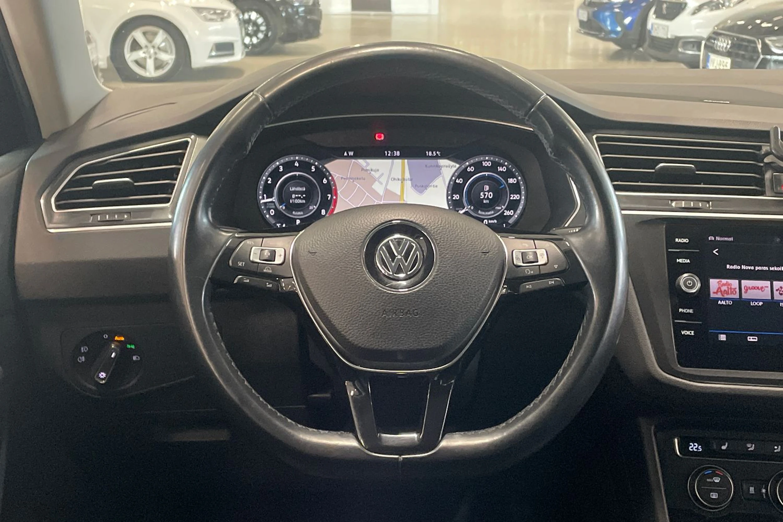 musta Volkswagen Tiguan 2018 kuva 11.