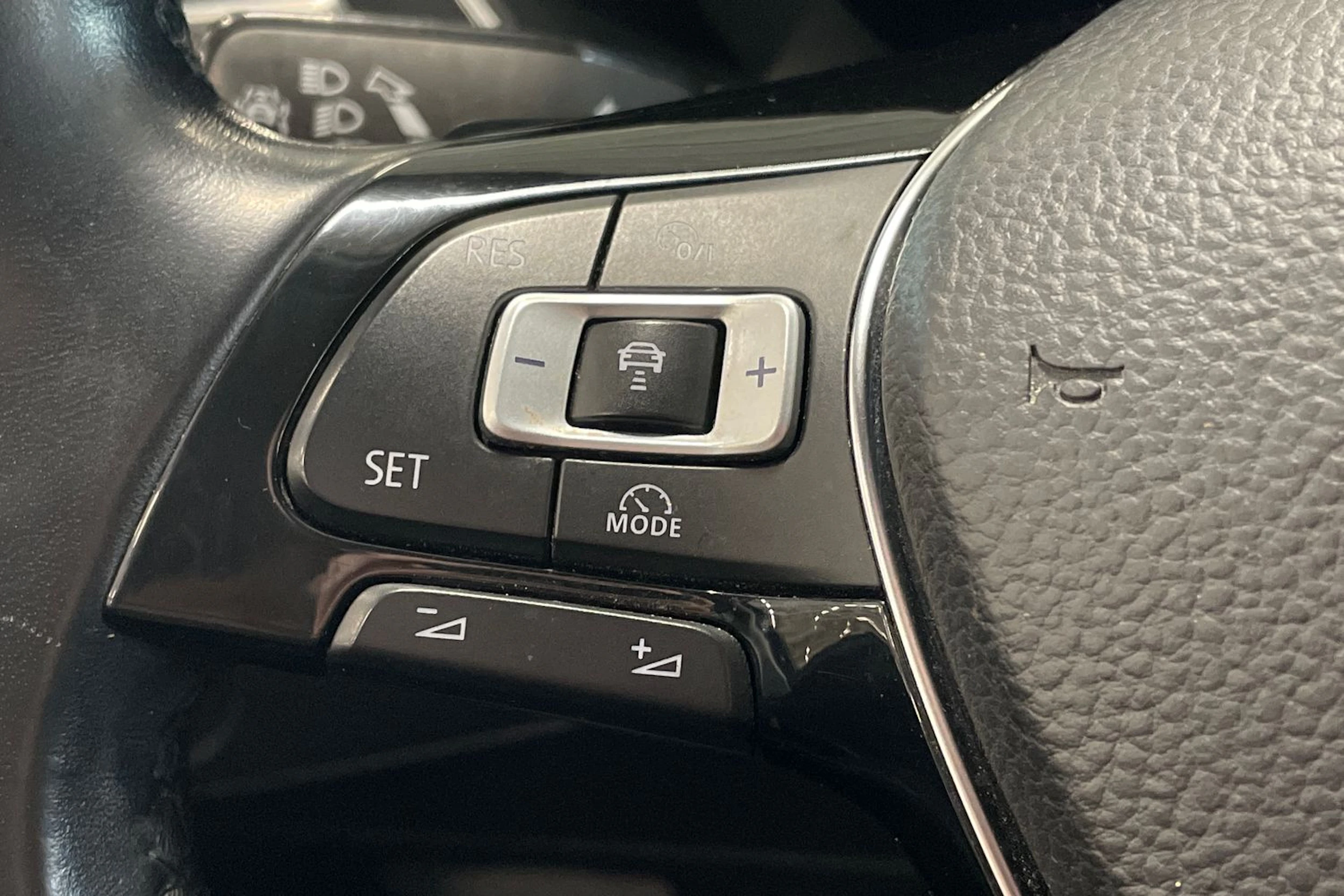 musta Volkswagen Tiguan 2018 kuva 13.