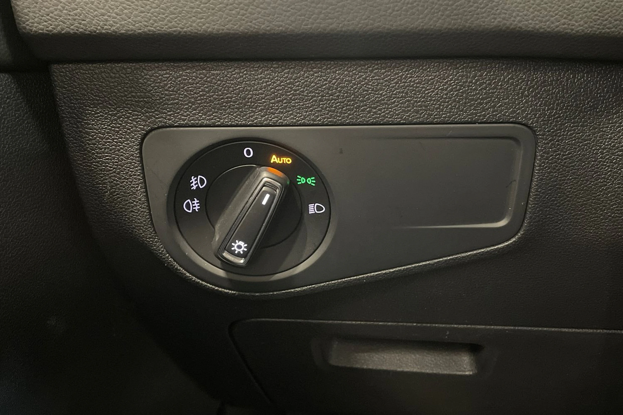 musta Volkswagen Tiguan 2018 kuva 14.