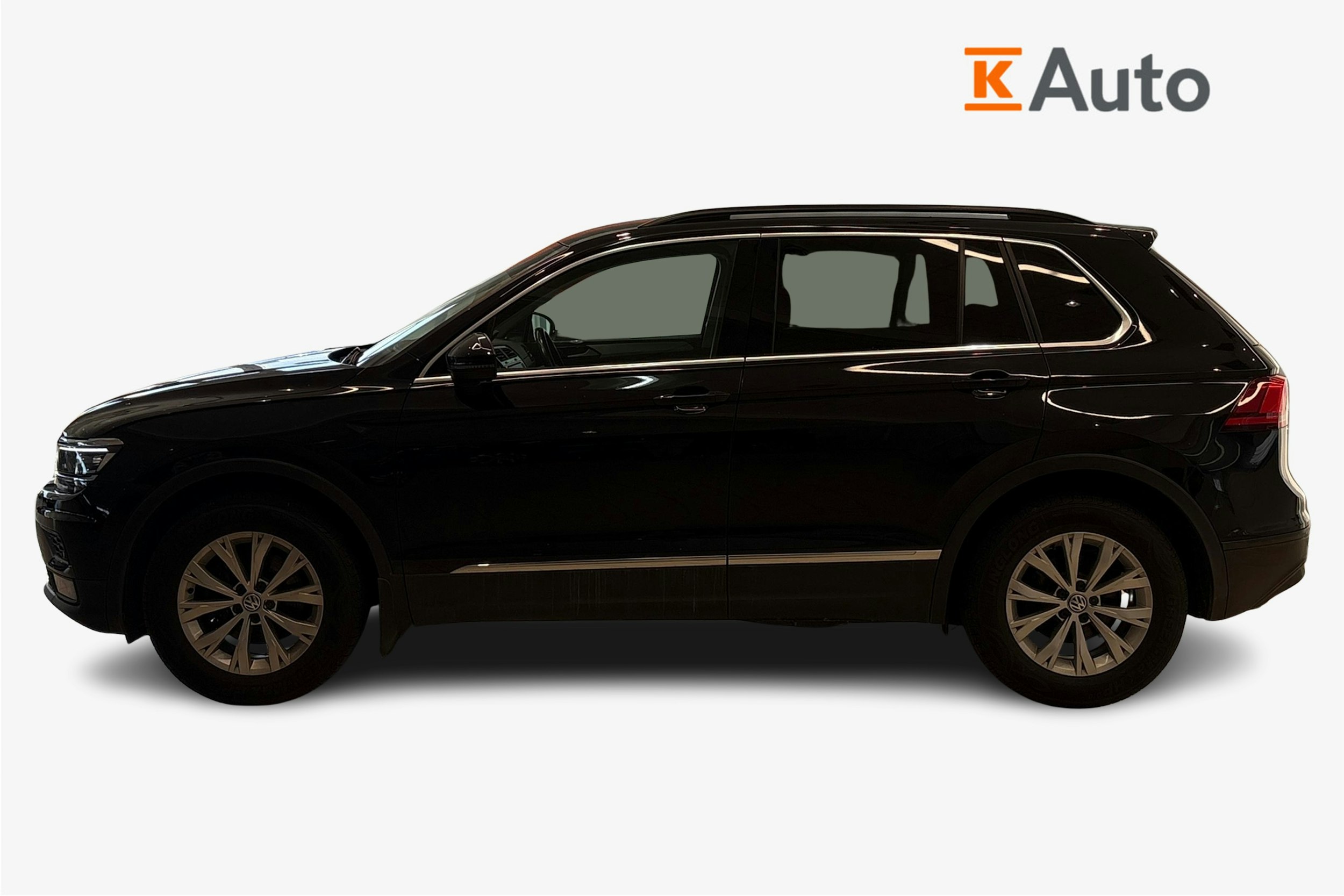 Musta Volkswagen Tiguan 2018 kuva 6.
