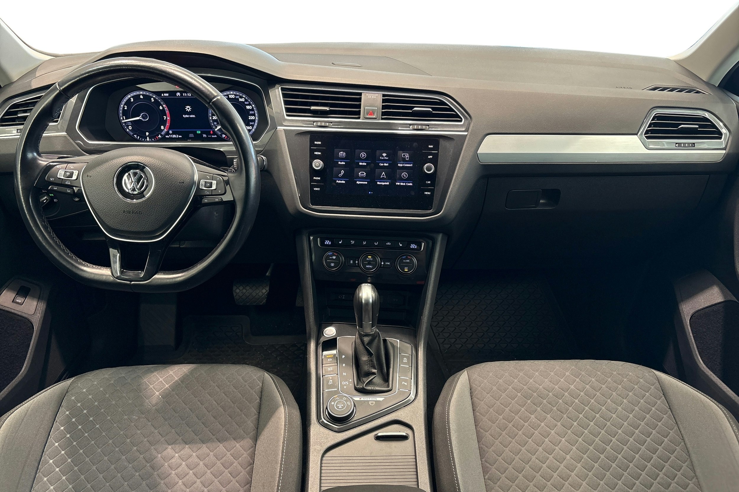 Musta Volkswagen Tiguan 2018 kuva 9.