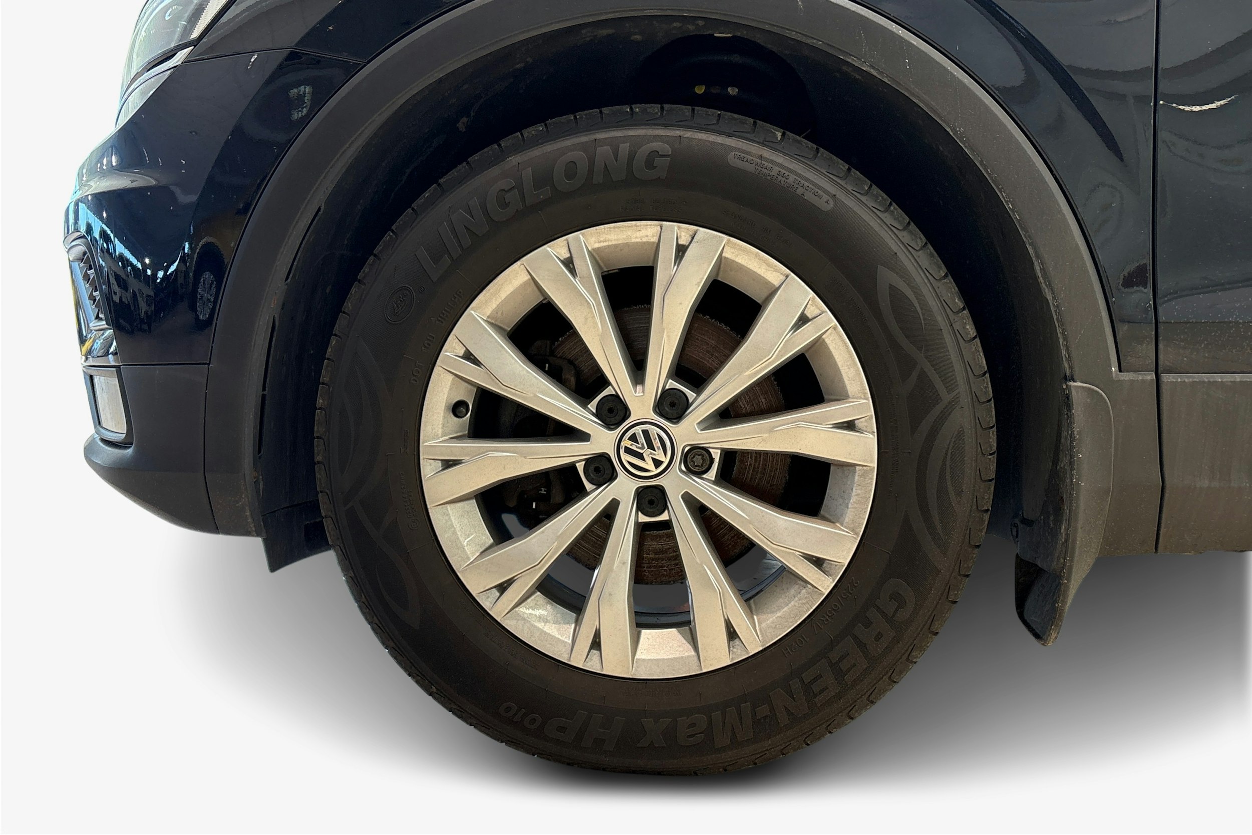 Musta Volkswagen Tiguan 2018 kuva 11.