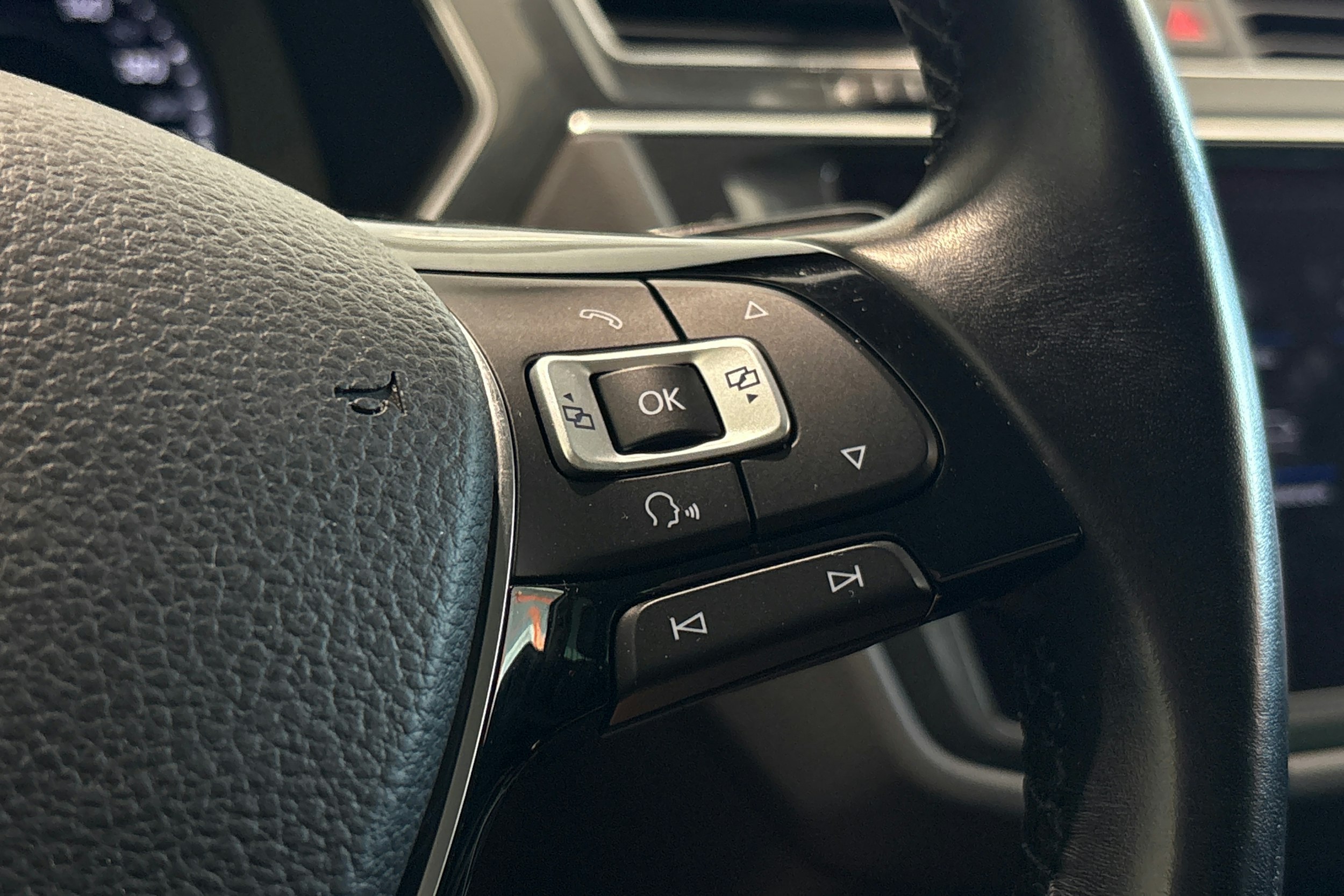 Musta Volkswagen Tiguan 2018 kuva 22.