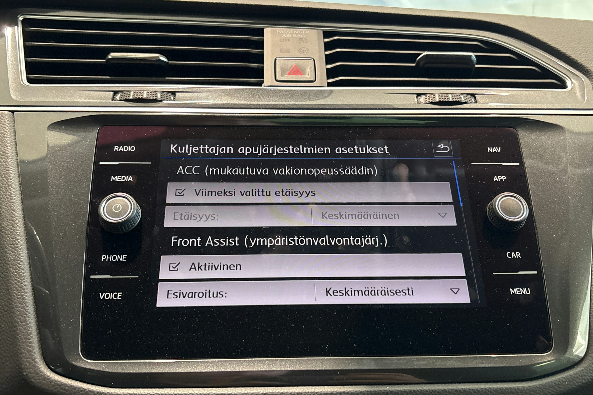 Musta Volkswagen Tiguan 2018 kuva 28.
