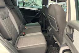 valkoinen Volkswagen Tiguan 2018 kuva 11.