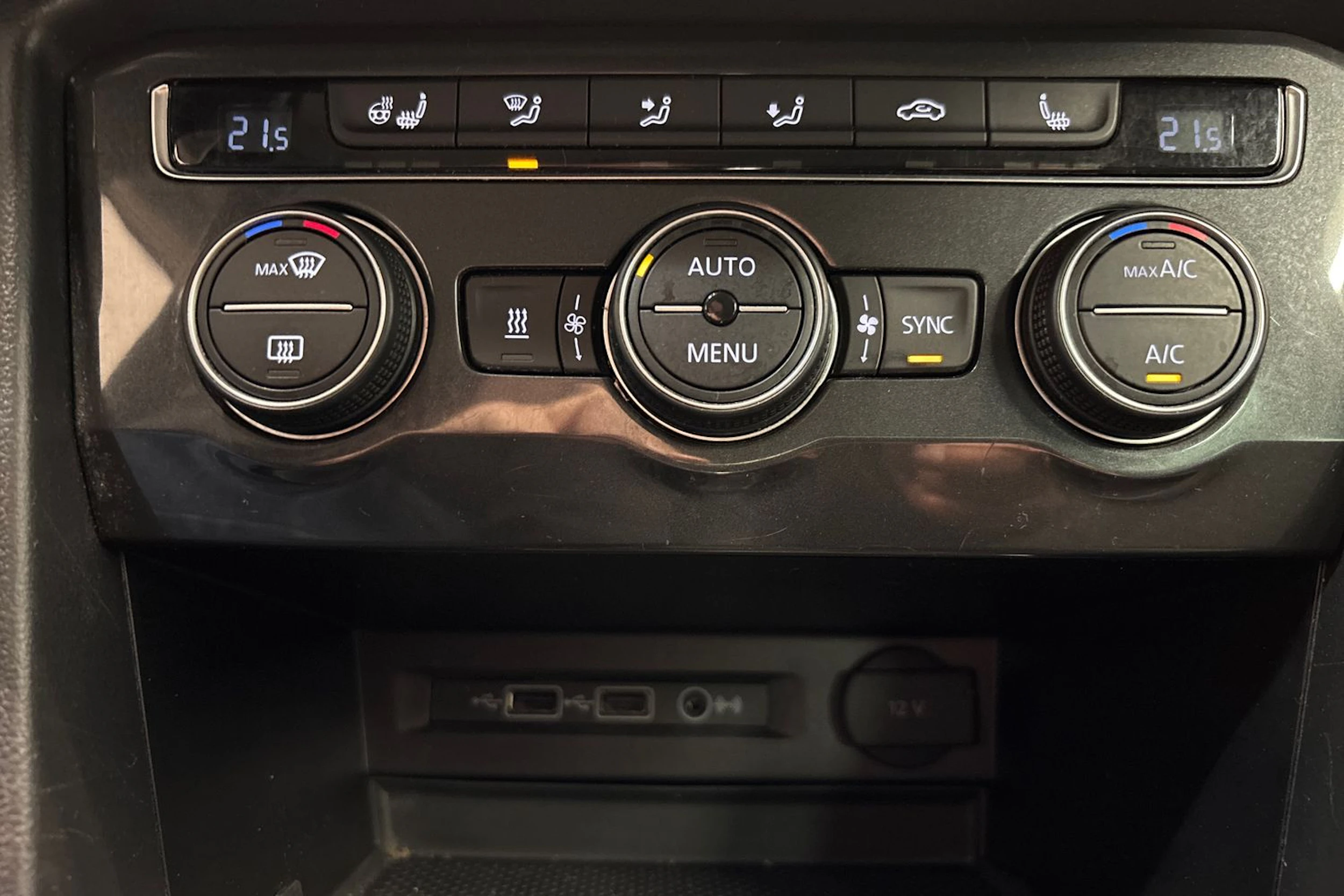 valkoinen Volkswagen Tiguan 2018 kuva 15.