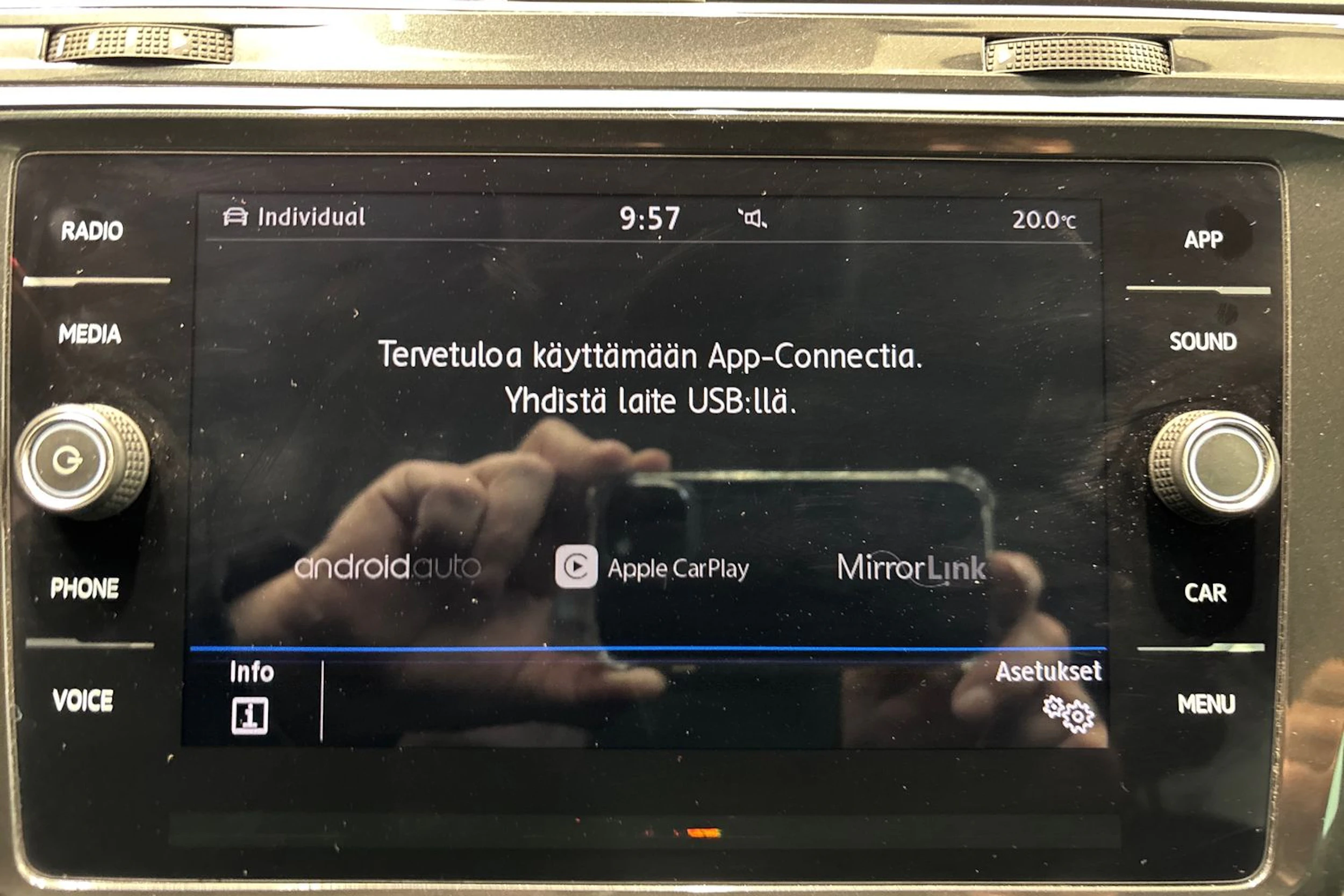 valkoinen Volkswagen Tiguan 2018 kuva 19.