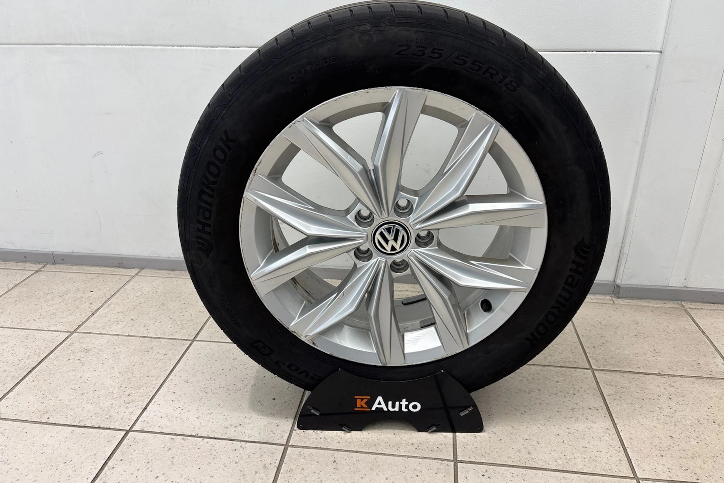 valkoinen Volkswagen Tiguan 2018 kuva 24.