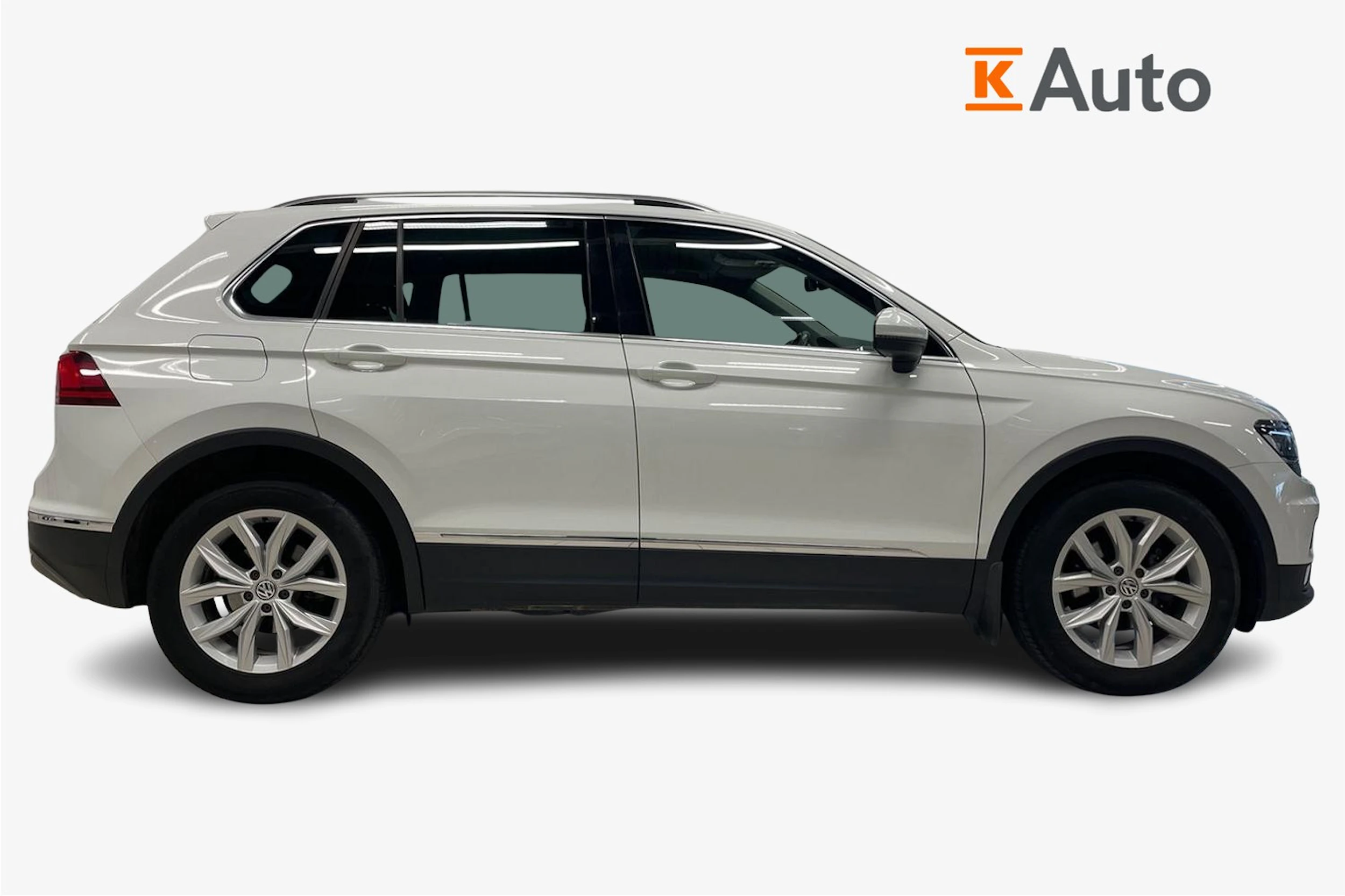 Valkoinen Volkswagen Tiguan 2018 kuva 5.