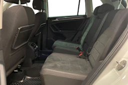 Valkoinen Volkswagen Tiguan 2018 kuva 8.