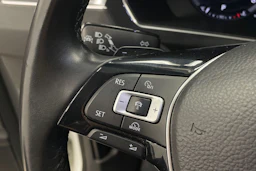 Valkoinen Volkswagen Tiguan 2018 kuva 12.
