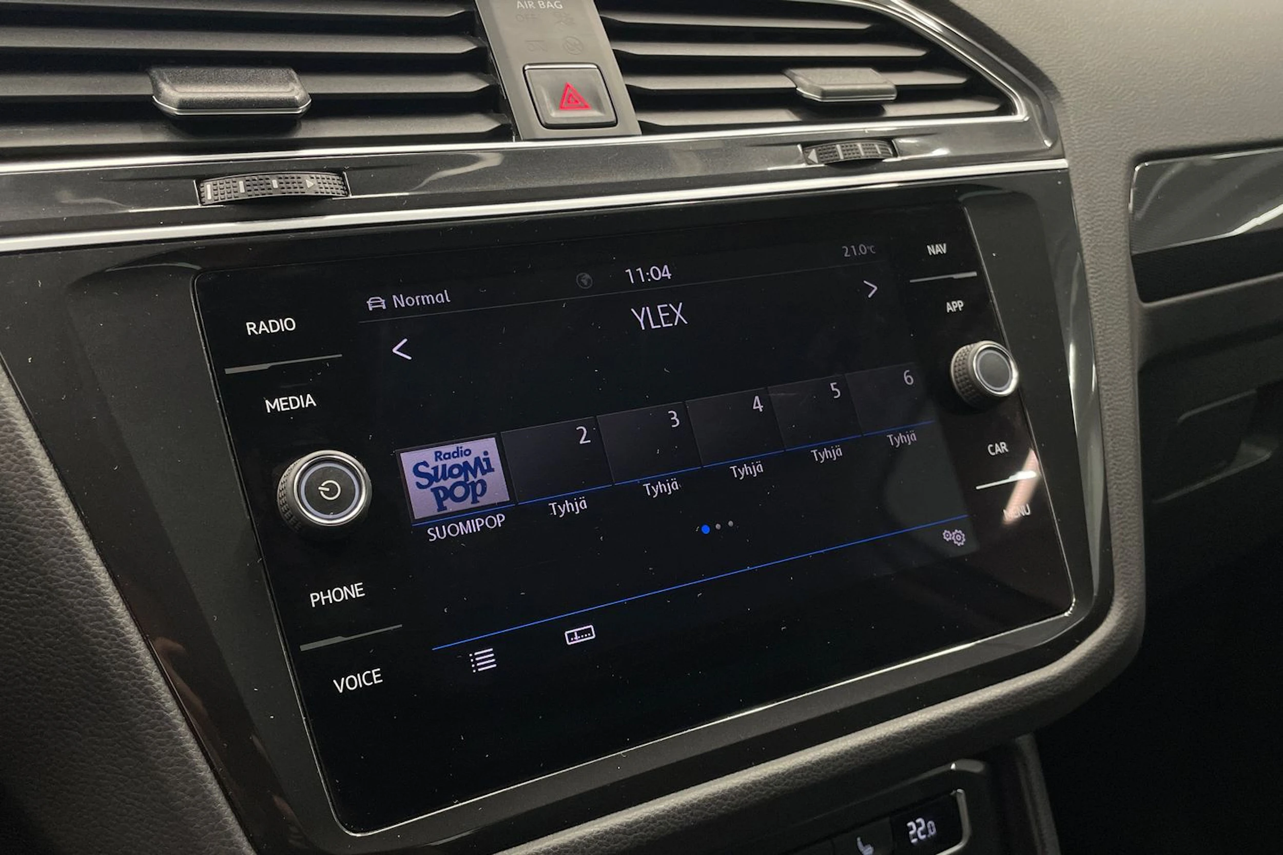 Valkoinen Volkswagen Tiguan 2018 kuva 15.