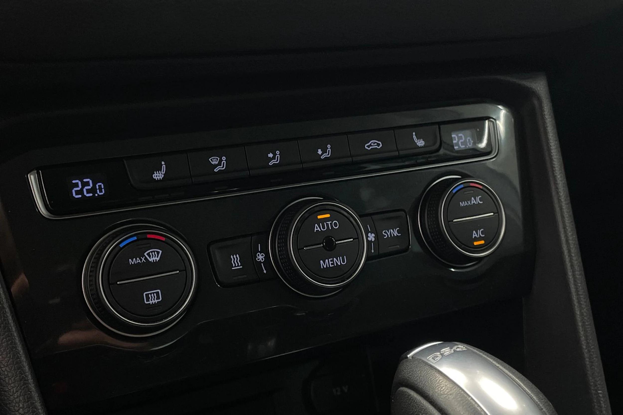 Valkoinen Volkswagen Tiguan 2018 kuva 16.
