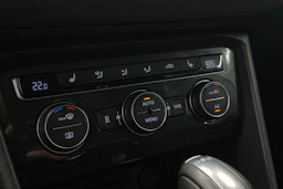 Valkoinen Volkswagen Tiguan 2018 kuva 16.