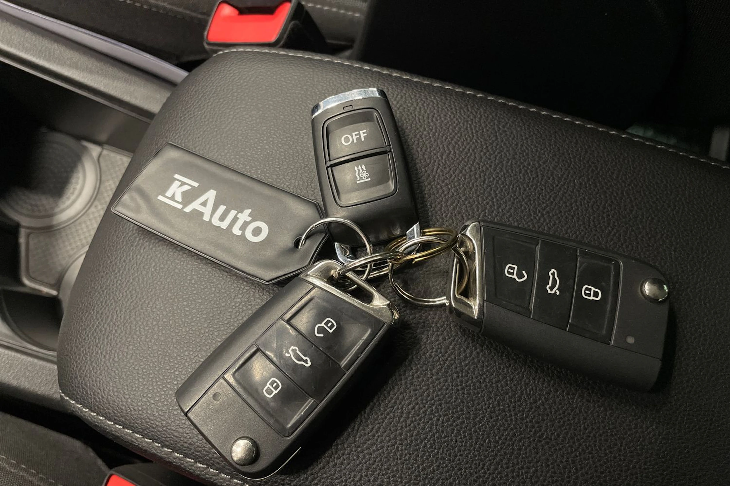 Valkoinen Volkswagen Tiguan 2018 kuva 18.