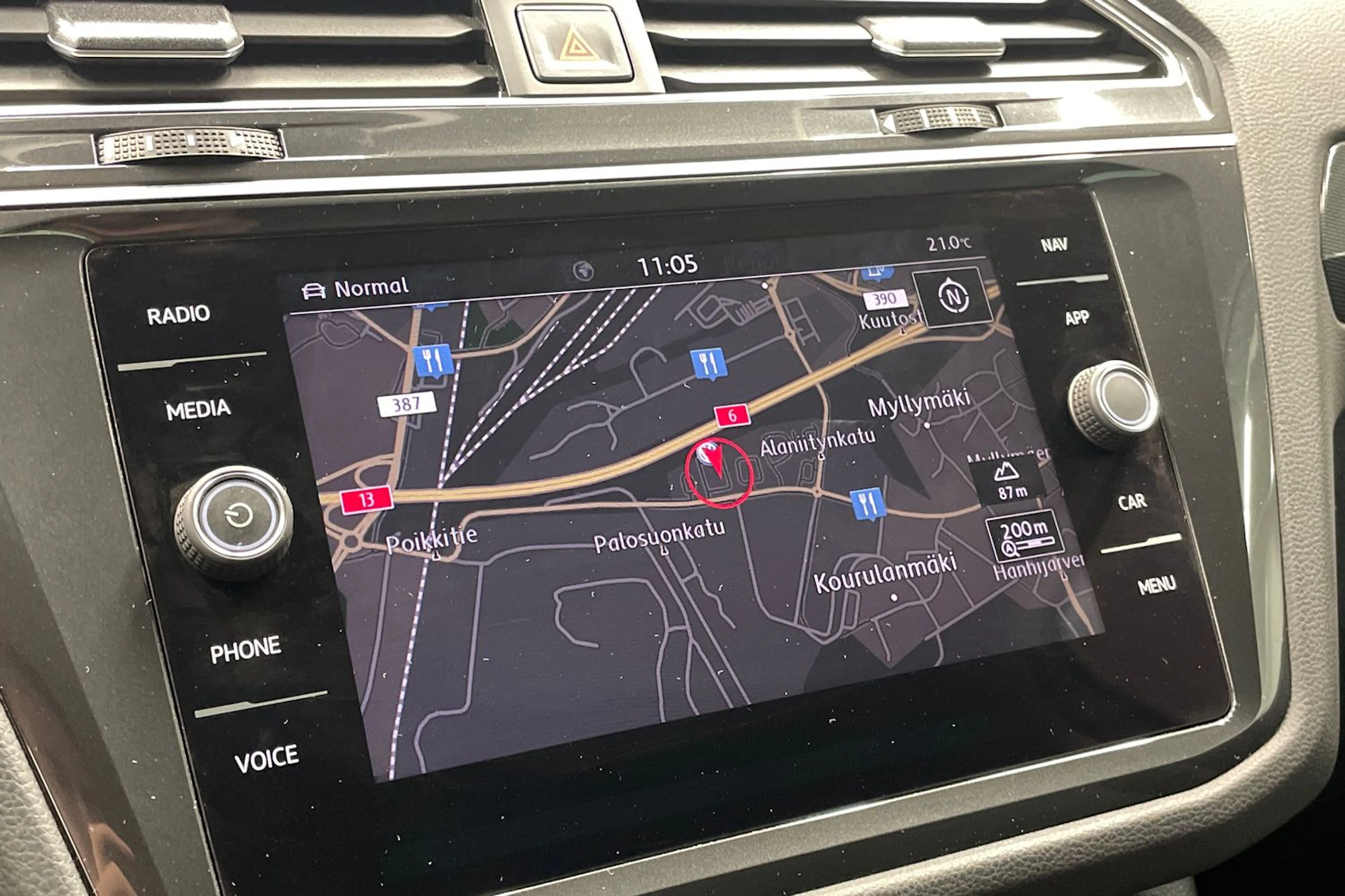 Valkoinen Volkswagen Tiguan 2018 kuva 20.