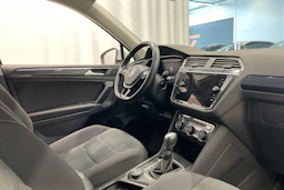 Valkoinen Volkswagen Tiguan 2018 kuva 29.