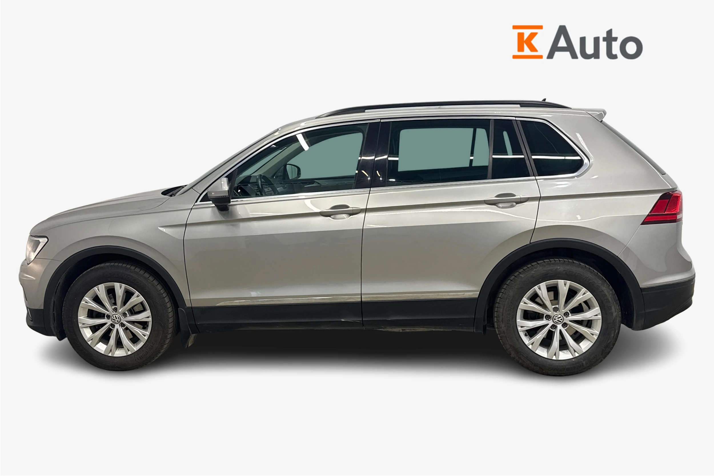 harmaa Volkswagen Tiguan 2018 kuva 7.