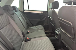 harmaa Volkswagen Tiguan 2018 kuva 12.