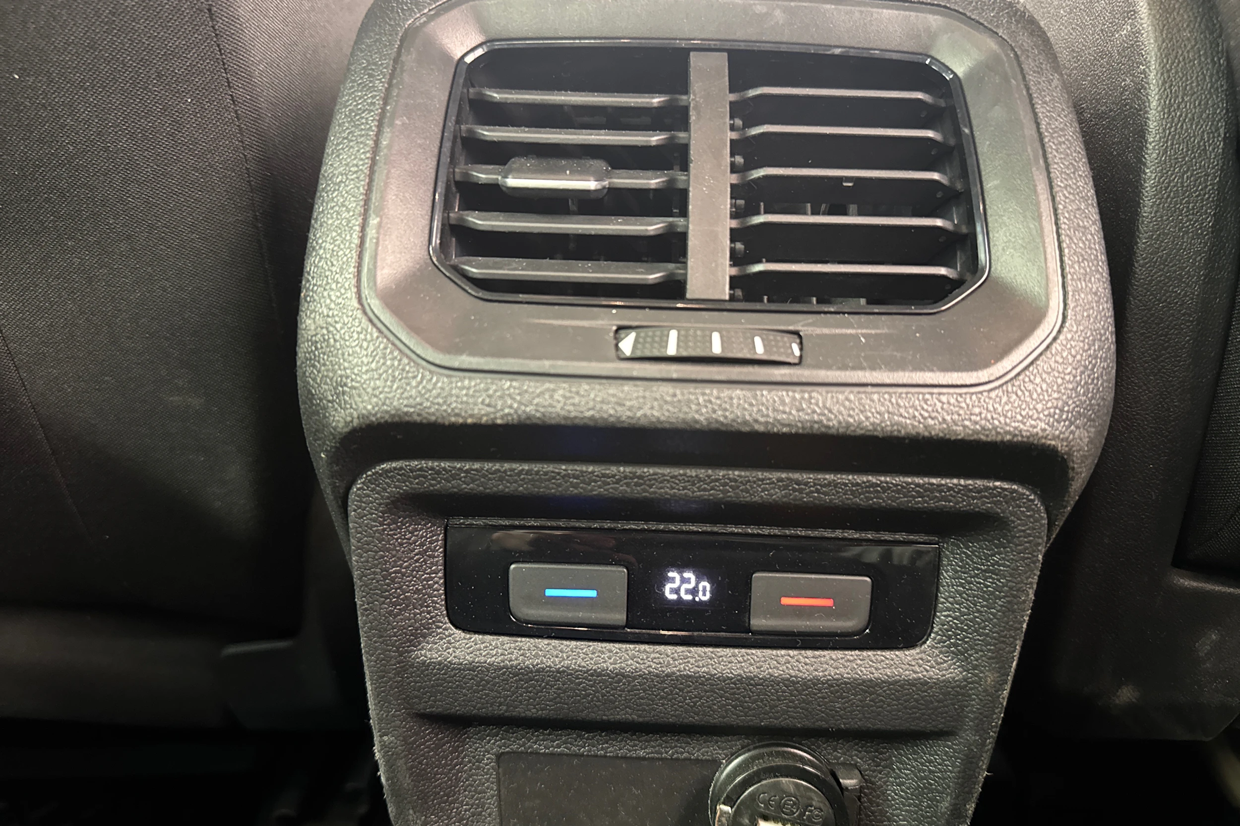 harmaa Volkswagen Tiguan 2018 kuva 13.