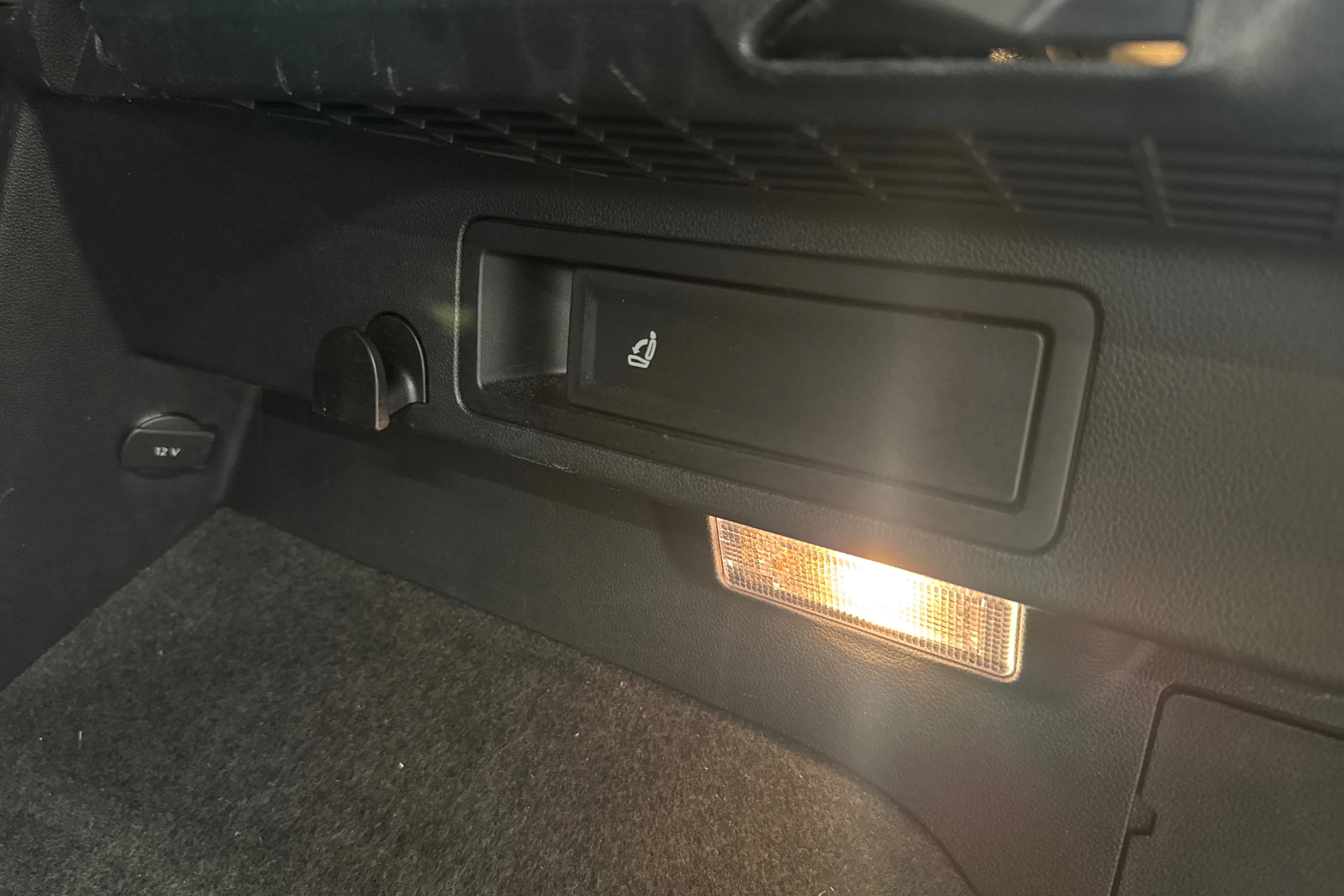 harmaa Volkswagen Tiguan 2018 kuva 16.