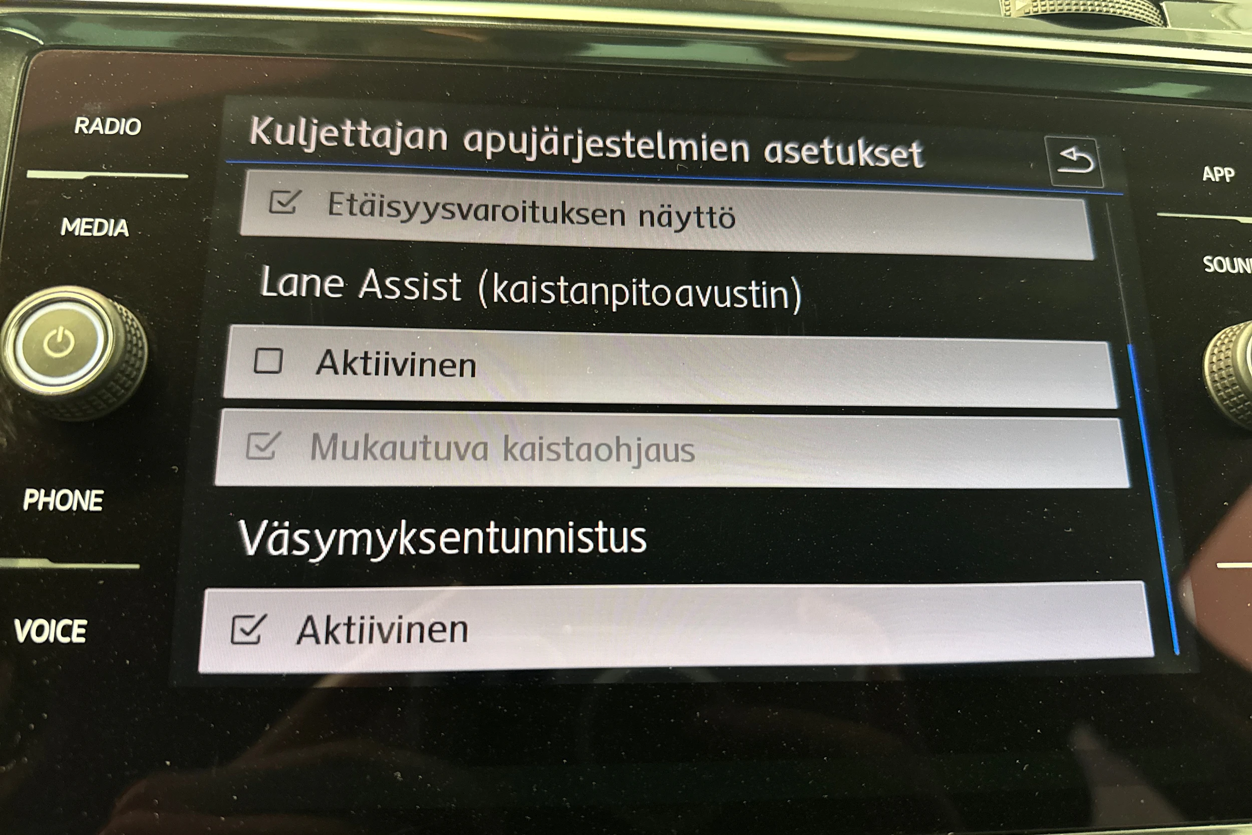 harmaa Volkswagen Tiguan 2018 kuva 21.