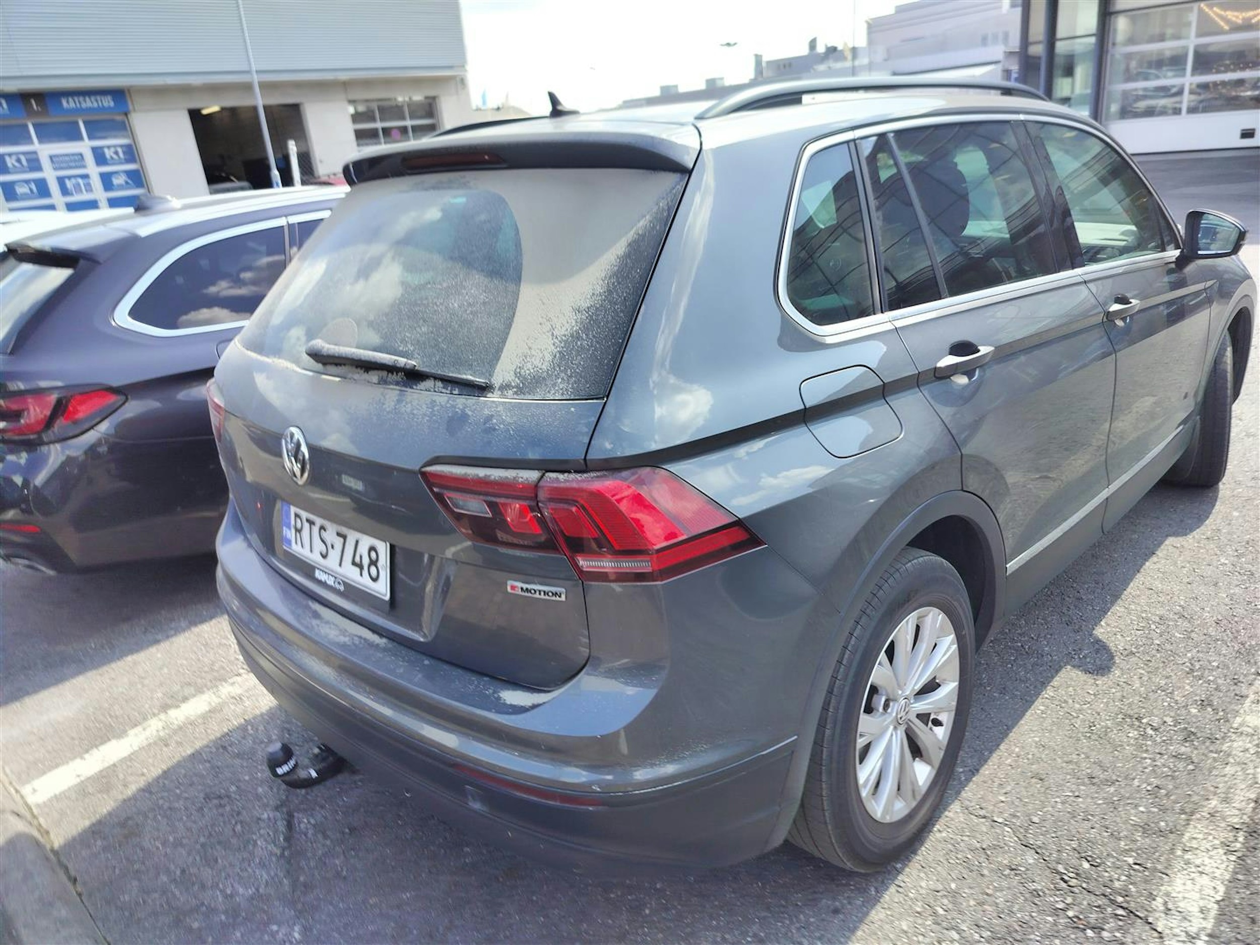 harmaa Volkswagen Tiguan 2018 kuva 2.