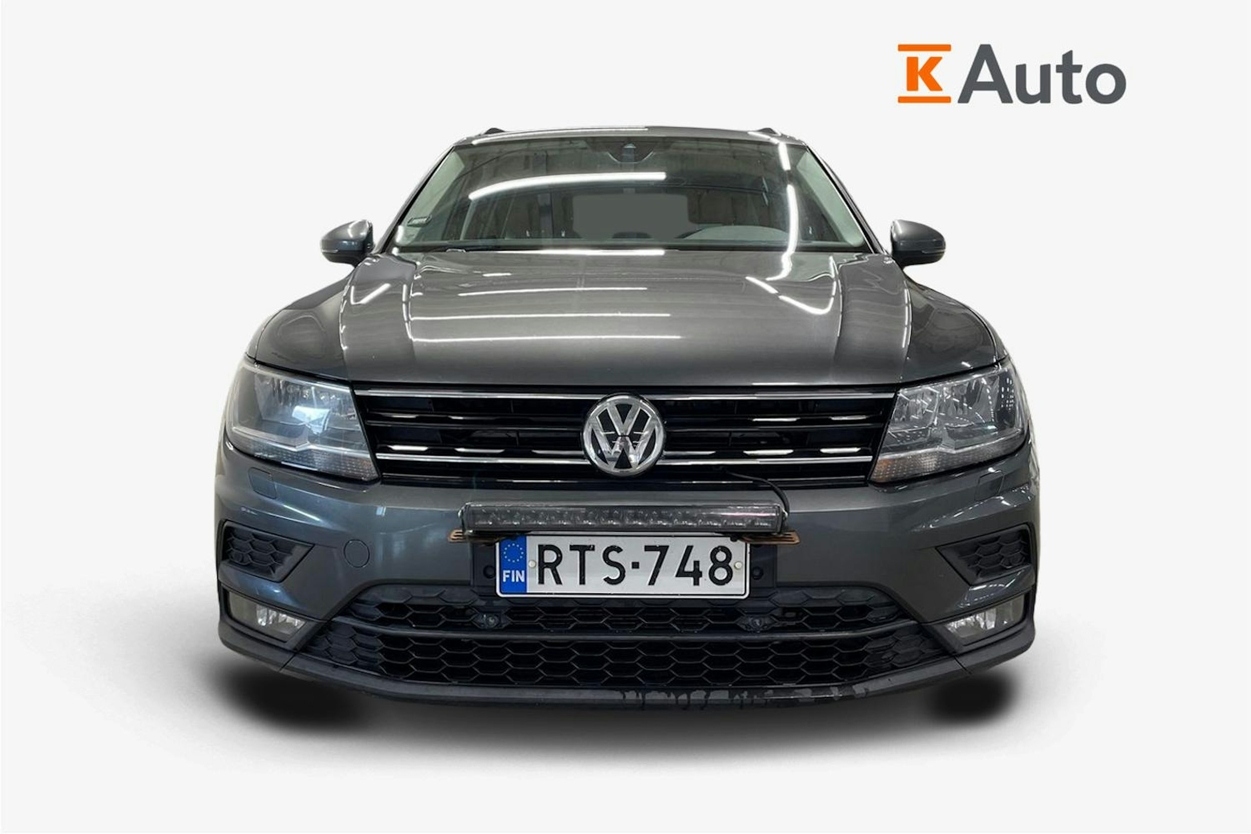 harmaa Volkswagen Tiguan 2018 kuva 5.
