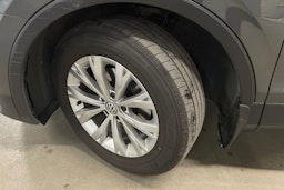 harmaa Volkswagen Tiguan 2018 kuva 13.