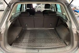harmaa Volkswagen Tiguan 2018 kuva 15.