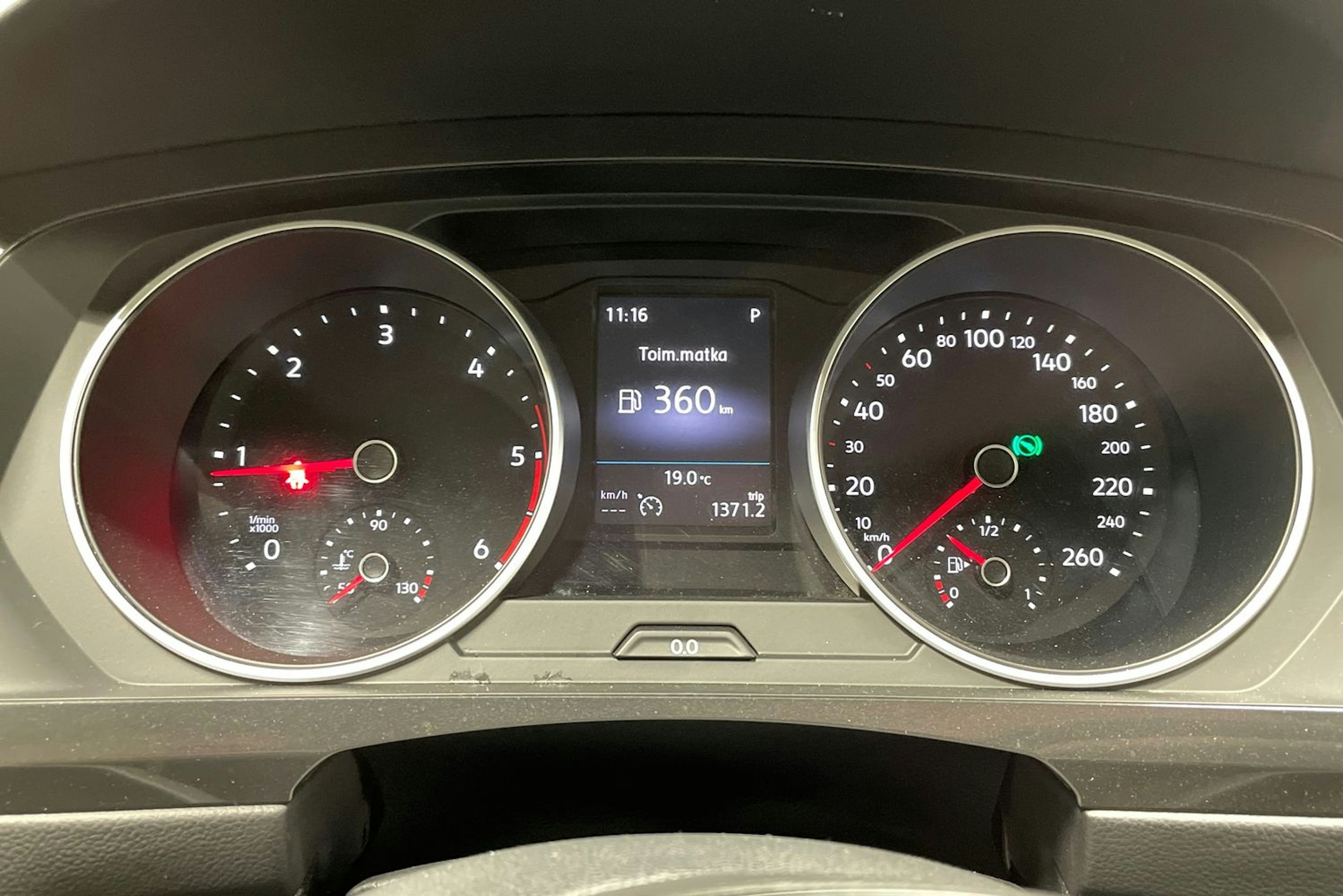 harmaa Volkswagen Tiguan 2018 kuva 16.
