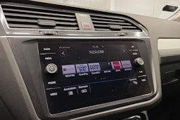 harmaa Volkswagen Tiguan 2018 kuva 17.