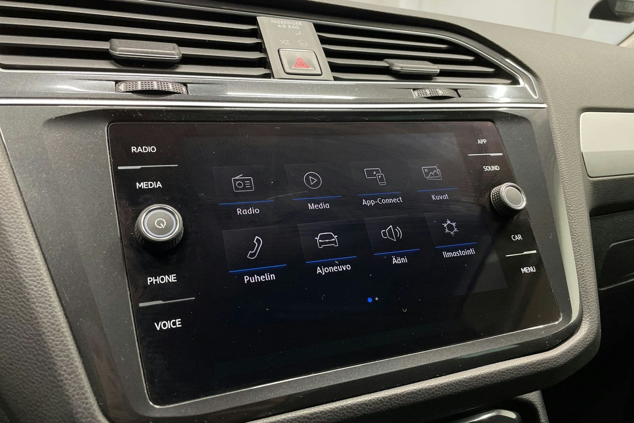 harmaa Volkswagen Tiguan 2018 kuva 18.
