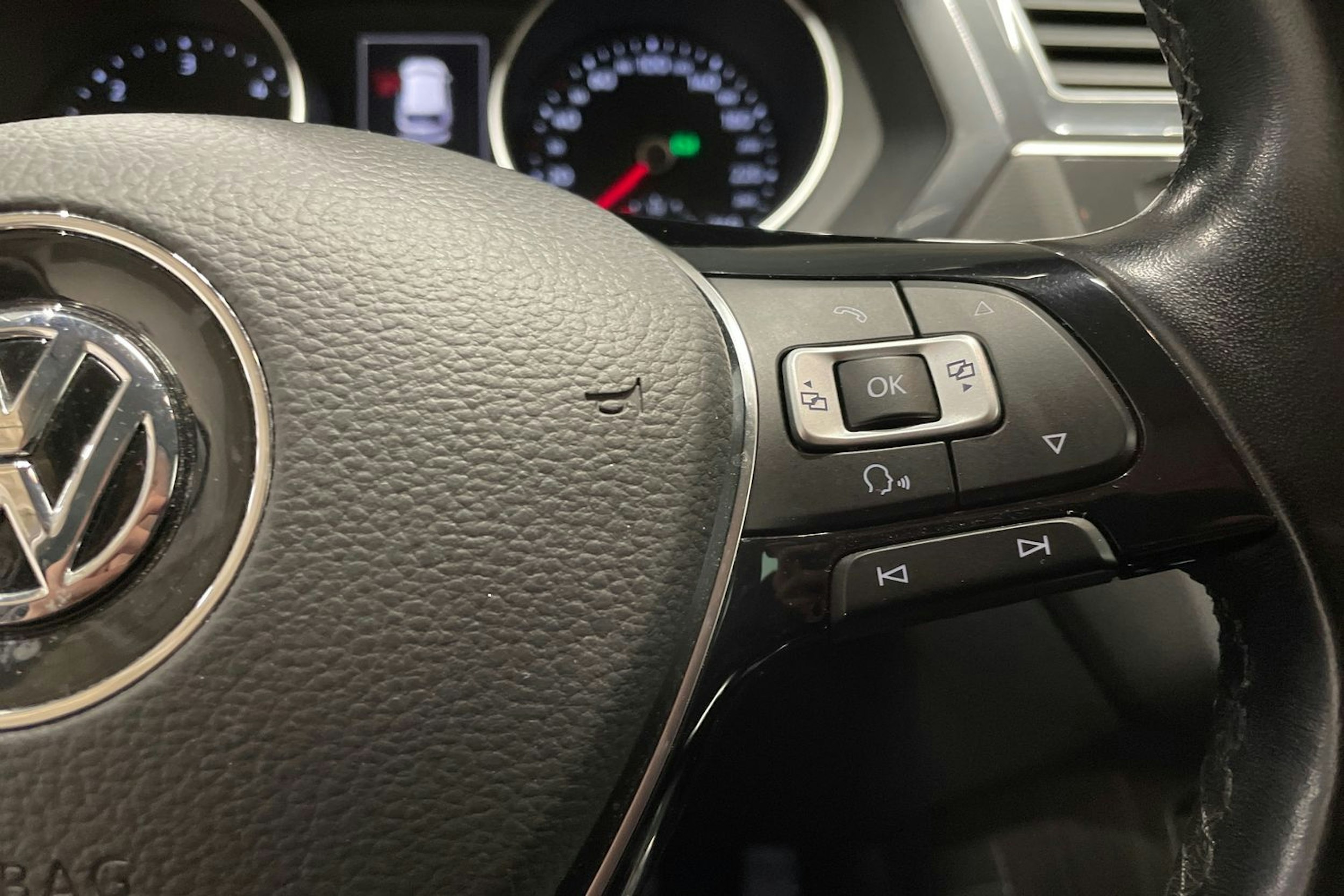 harmaa Volkswagen Tiguan 2018 kuva 25.