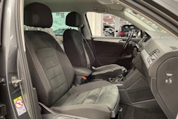 harmaa Volkswagen Tiguan 2018 kuva 28.