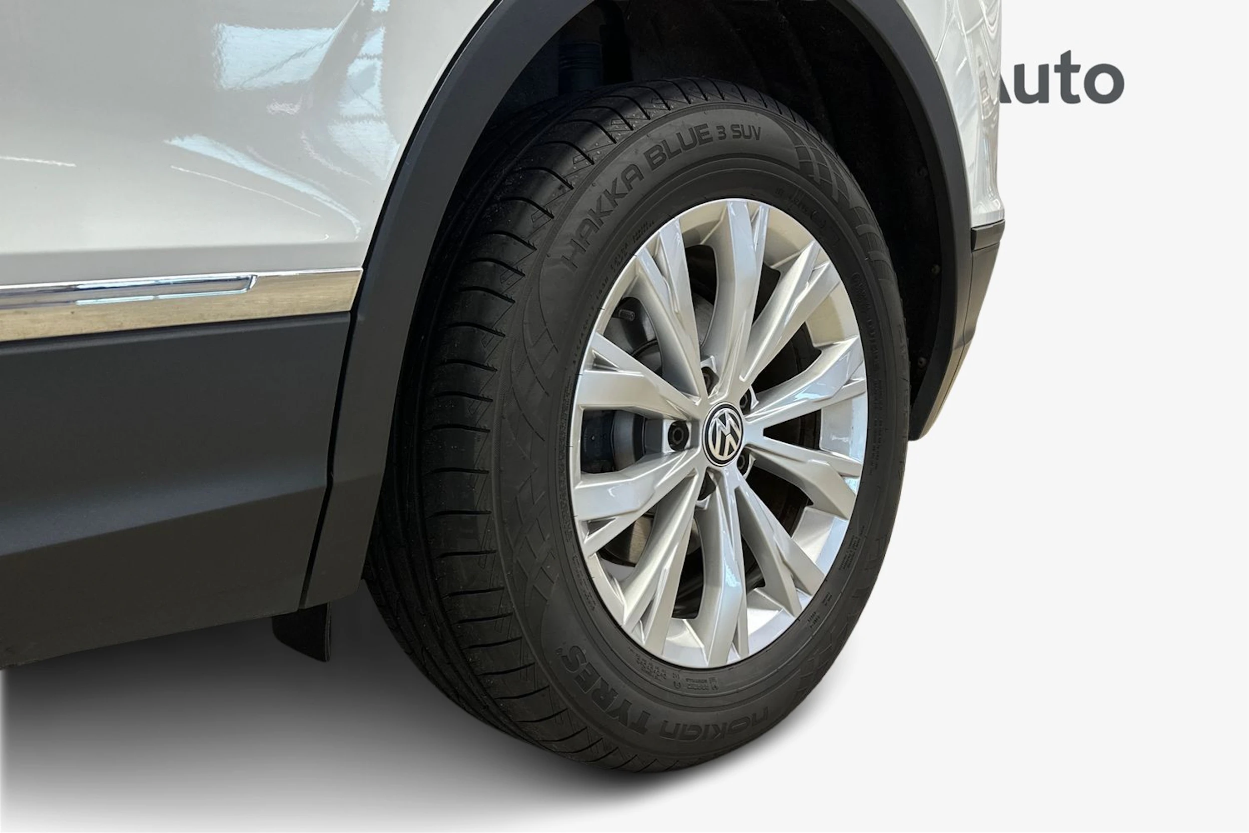 valkoinen Volkswagen Tiguan 2018 kuva 9.
