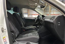 valkoinen Volkswagen Tiguan 2018 kuva 11.