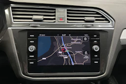 valkoinen Volkswagen Tiguan 2018 kuva 16.