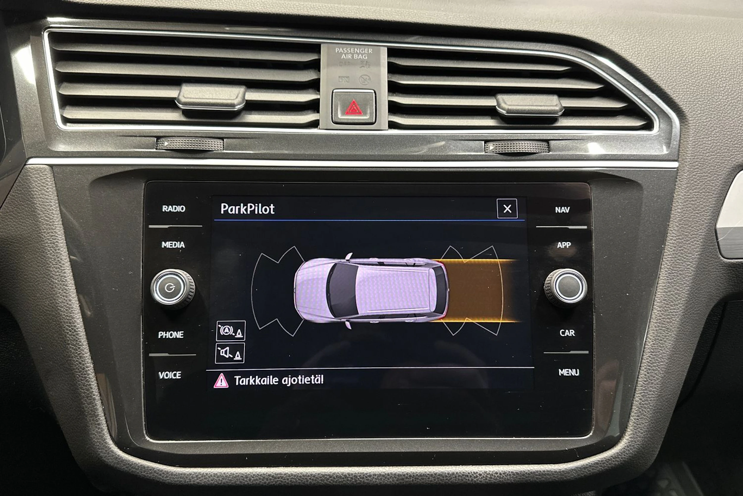 valkoinen Volkswagen Tiguan 2018 kuva 17.