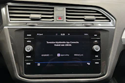 valkoinen Volkswagen Tiguan 2018 kuva 19.