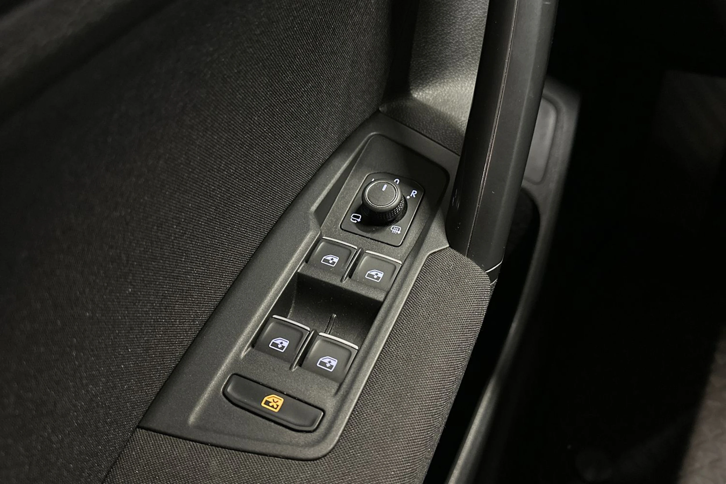 valkoinen Volkswagen Tiguan 2018 kuva 28.