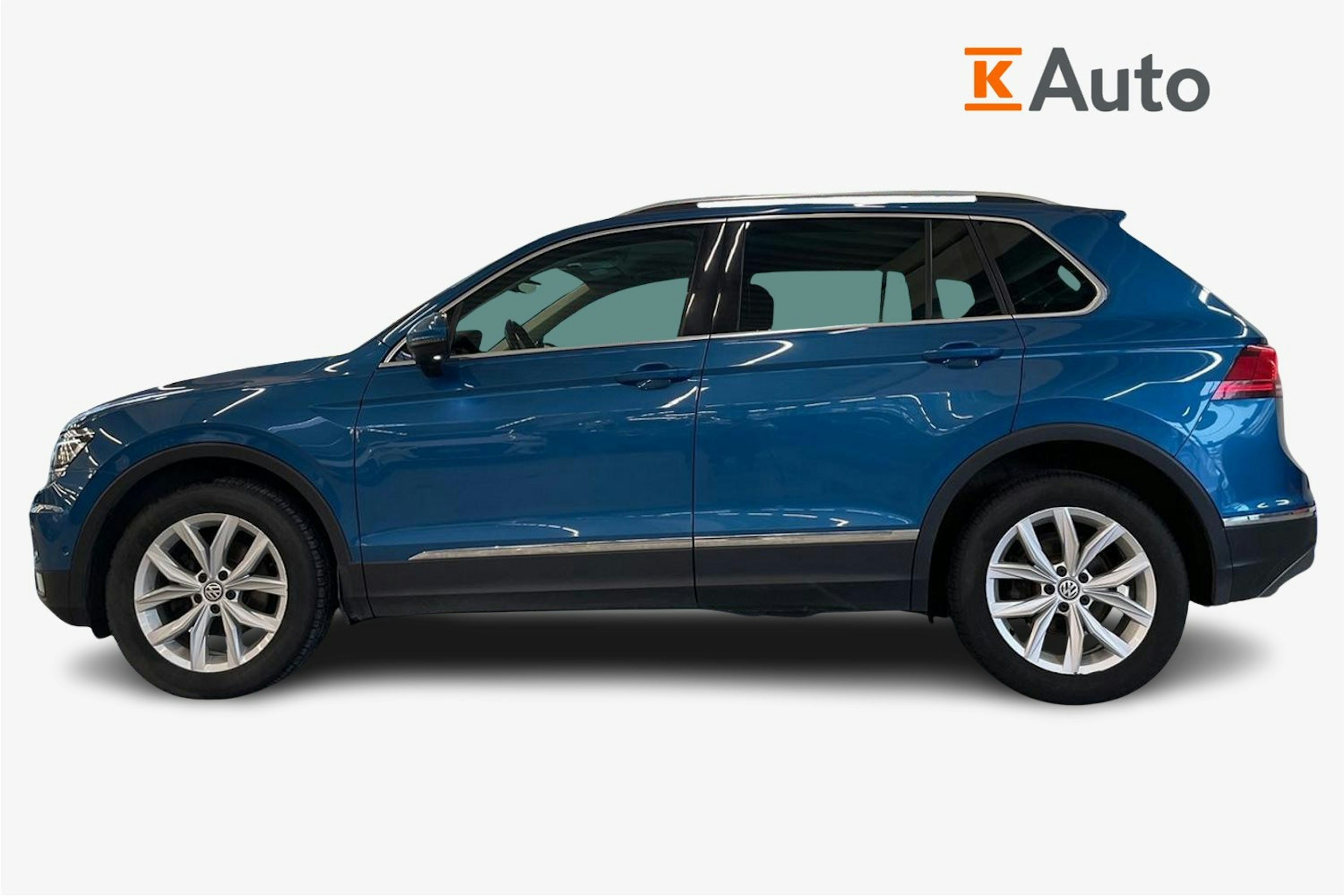 sininen Volkswagen Tiguan 2018 kuva 8.