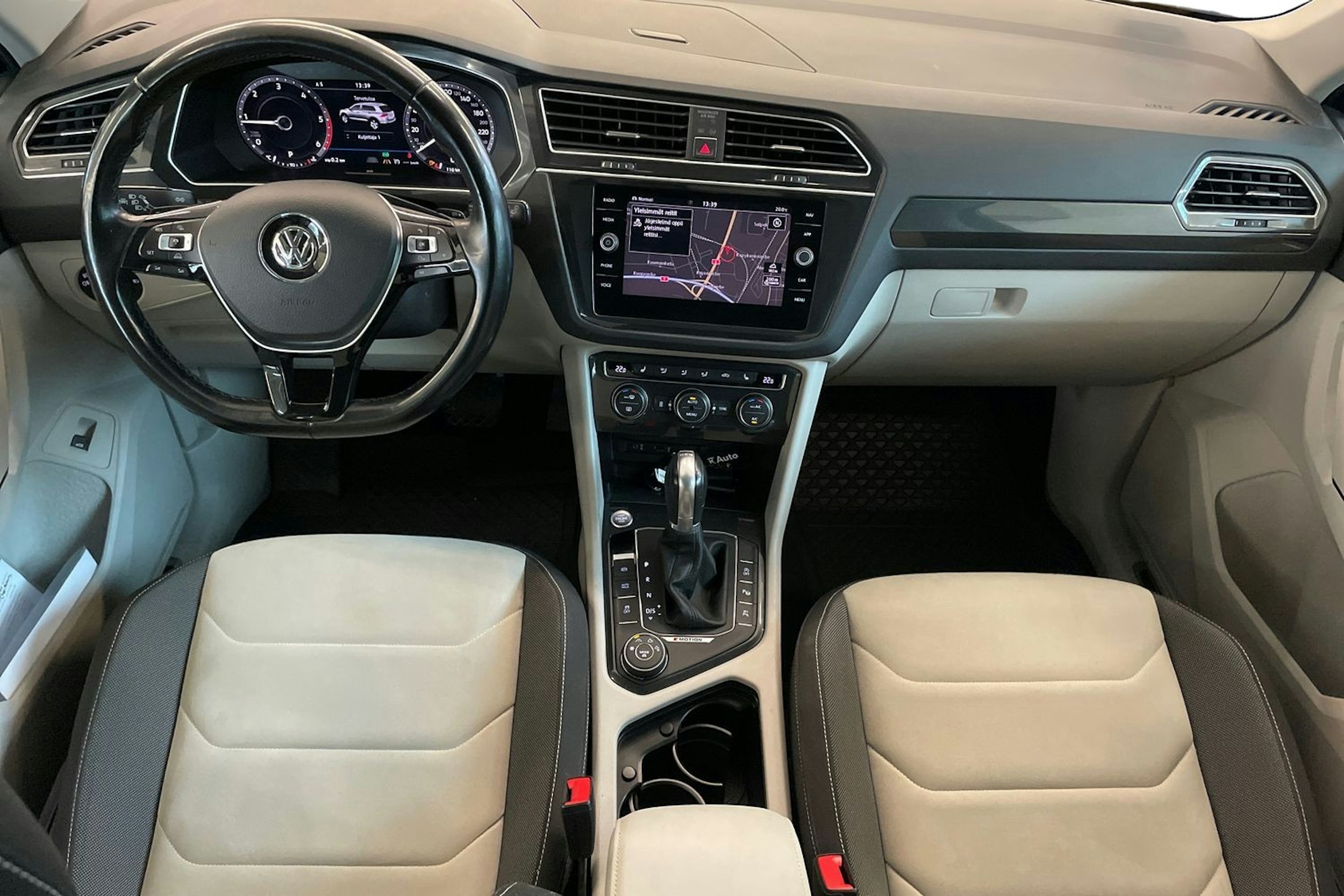 sininen Volkswagen Tiguan 2018 kuva 10.