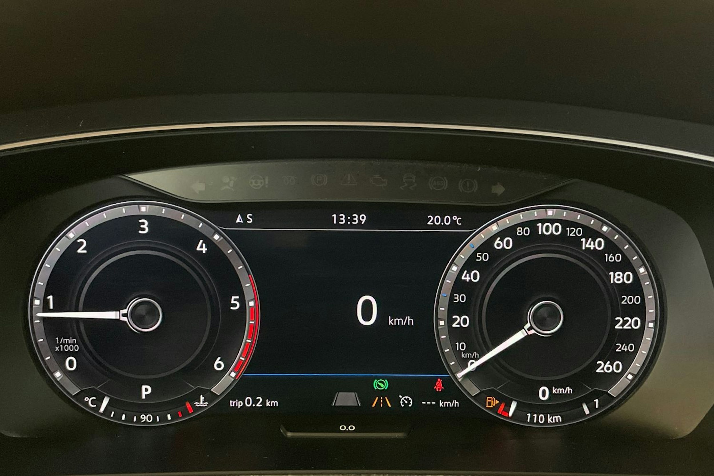 sininen Volkswagen Tiguan 2018 kuva 16.