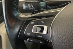 sininen Volkswagen Tiguan 2018 kuva 17.