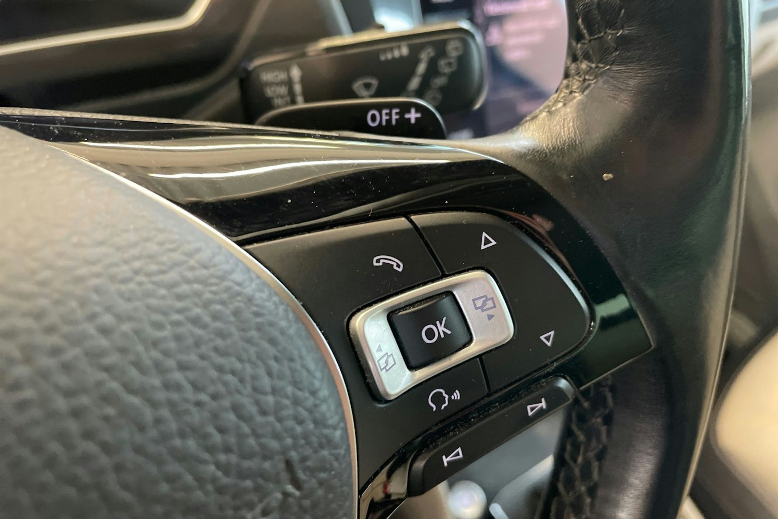 sininen Volkswagen Tiguan 2018 kuva 18.