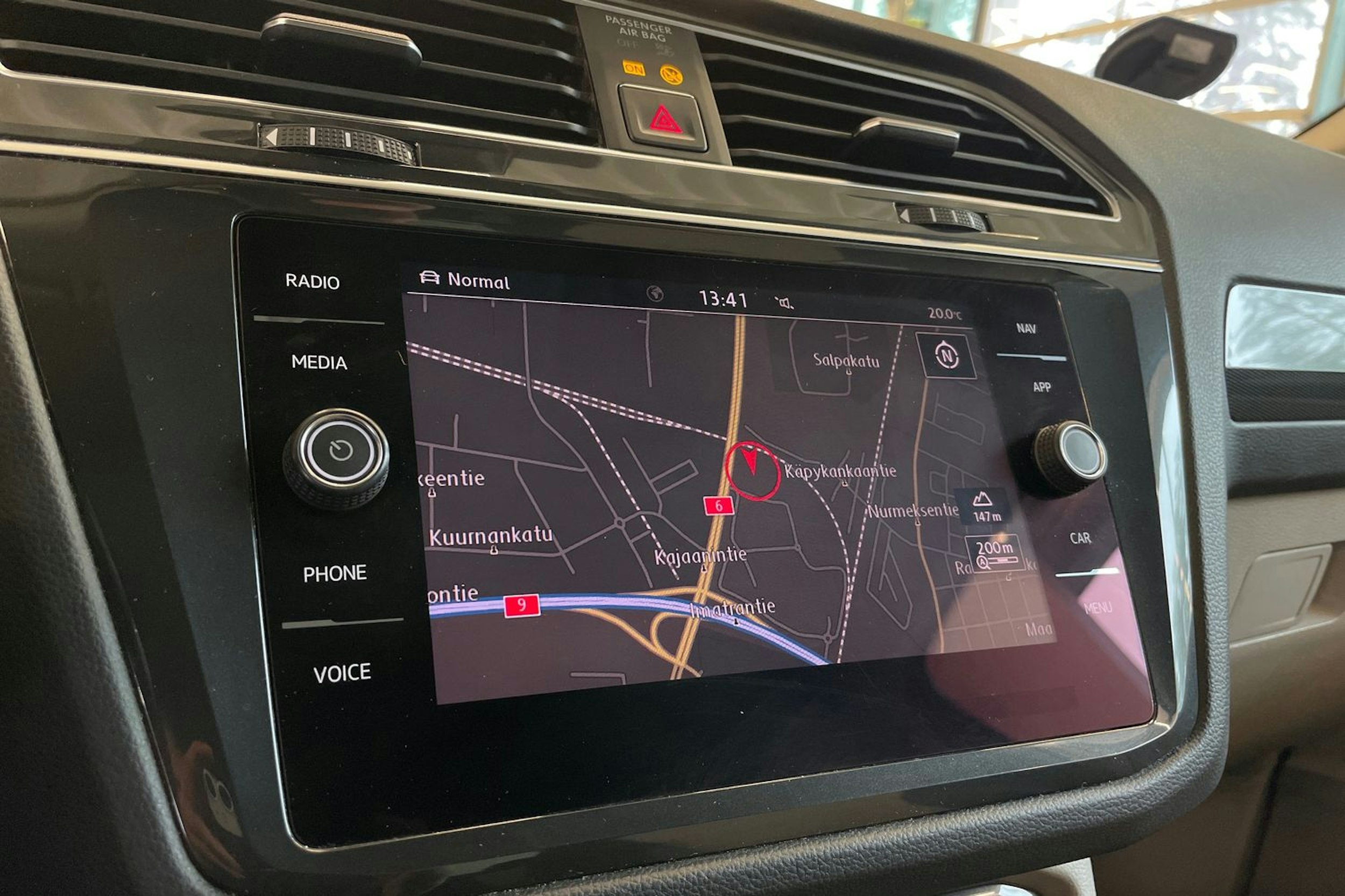 sininen Volkswagen Tiguan 2018 kuva 21.