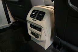 sininen Volkswagen Tiguan 2018 kuva 26.