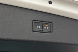 Valkoinen Volkswagen Tiguan 2018 kuva 16.