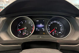 Valkoinen Volkswagen Tiguan 2018 kuva 21.